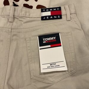 Tommy Jeans Betsy Mid Rise Loose 33/32 NWT